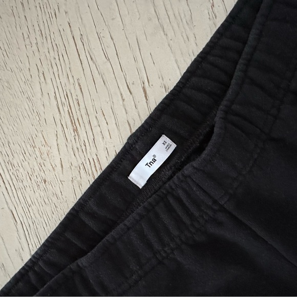 ARITZIA | TNA COZY FLEECE BOYFRIEND BASIC SWEATPANTS SOFT (BLACK) TALL - Picture 11 of 12
